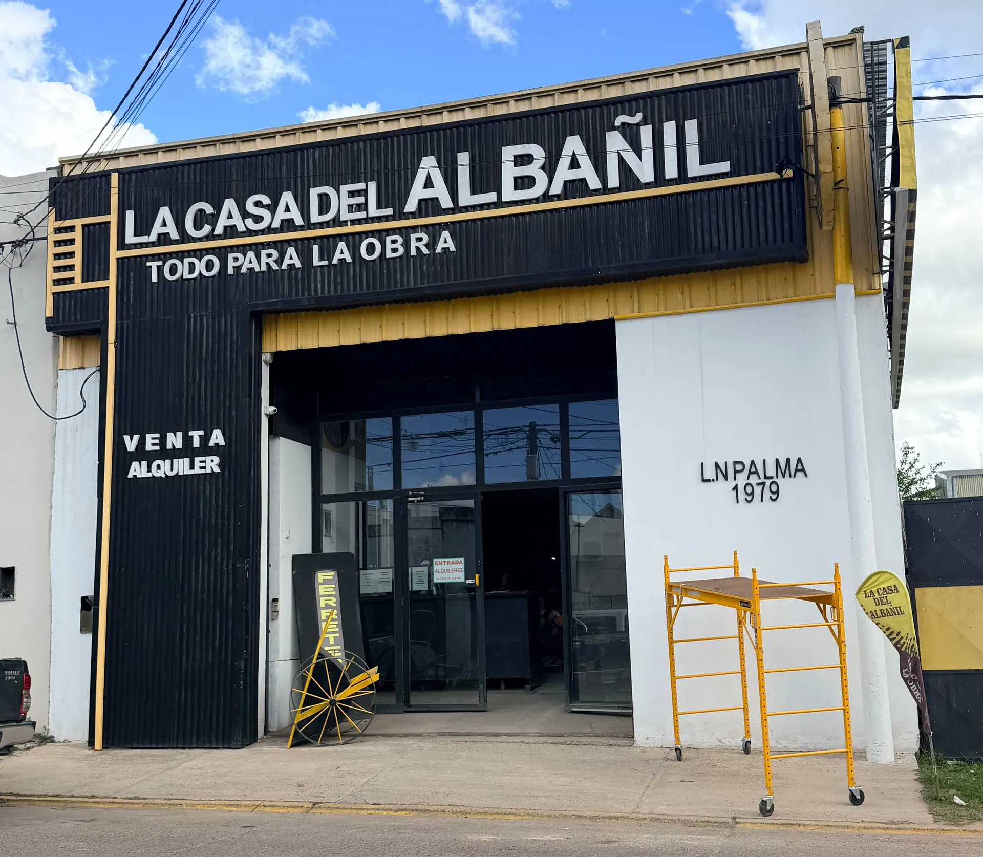 Frente del local de Casa del Albañil en Gualeguaychú